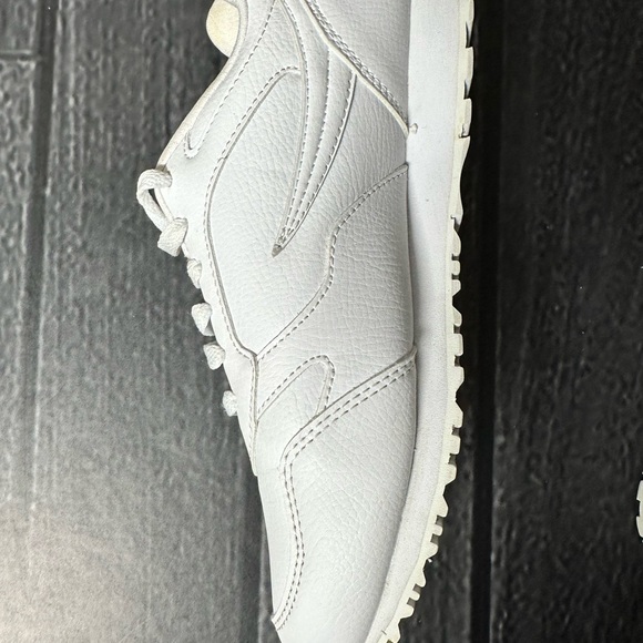 Fila Womens Classico 18 5CM00152-100 White Casual Shoes Sneakers Size 8 - Picture 6 of 11